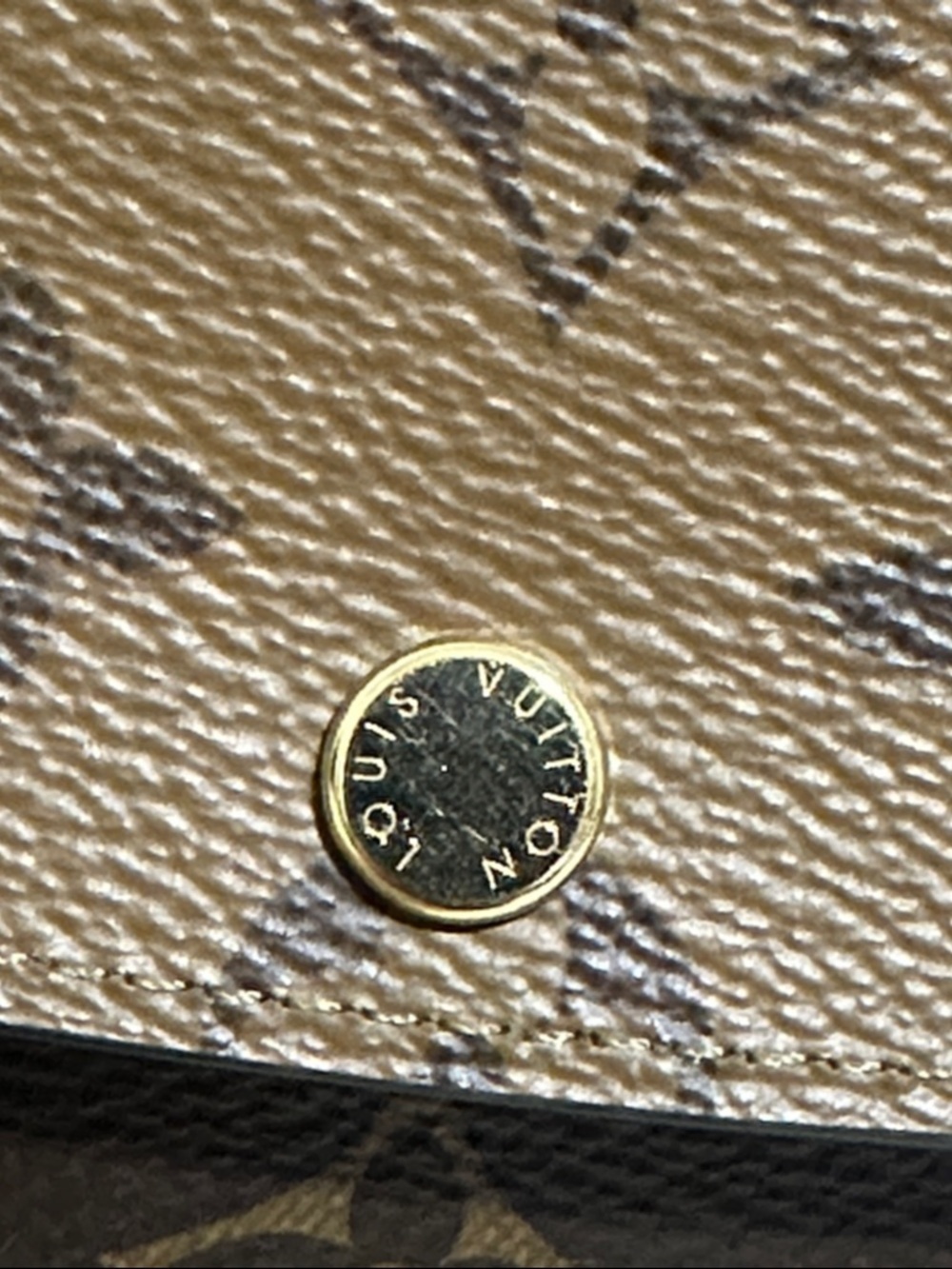 Louis Vuitton Reverse Sarah Wallet - Picture 4 of 12